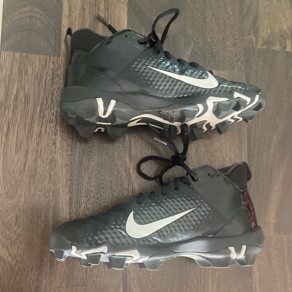 Nike Fast Flex Alpha Baseball cleats kids size 5  black & white - Picture 3 of 14